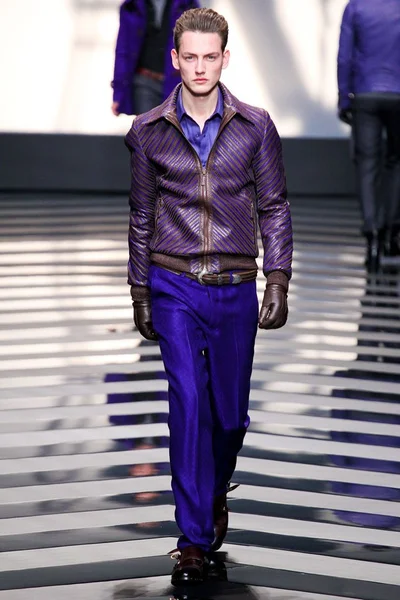 Look 13